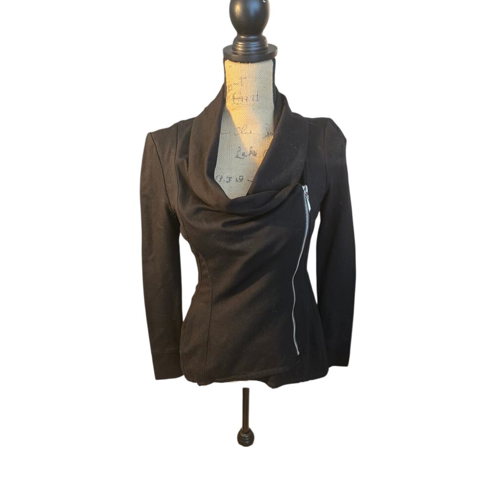 White House Black Market wrap zip front sweater with pockets, size 2